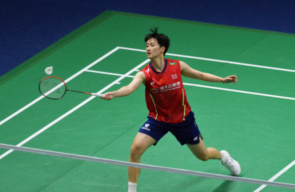 圍繞著他 圍繞著他