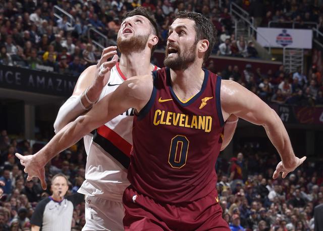 员背后的努 员背后的努